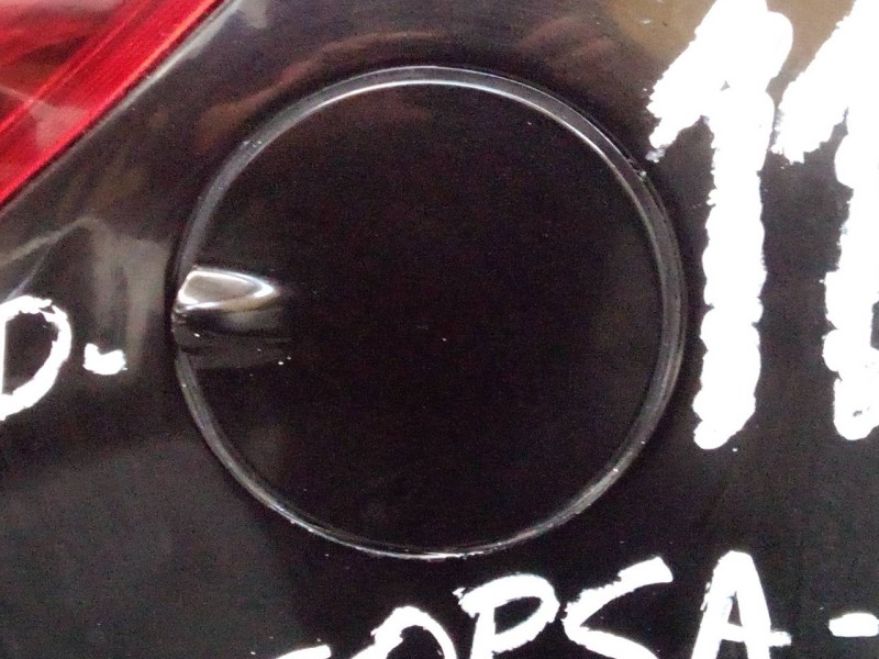 Recambio de tapa exterior combustible para opel corsa e selective ecoflex referencia OEM IAM   