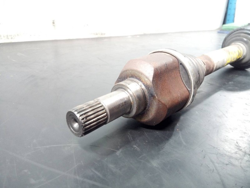 Recambio de transmision delantera izquierda para peugeot 208 active referencia OEM IAM 9686025580  P1-B6-32