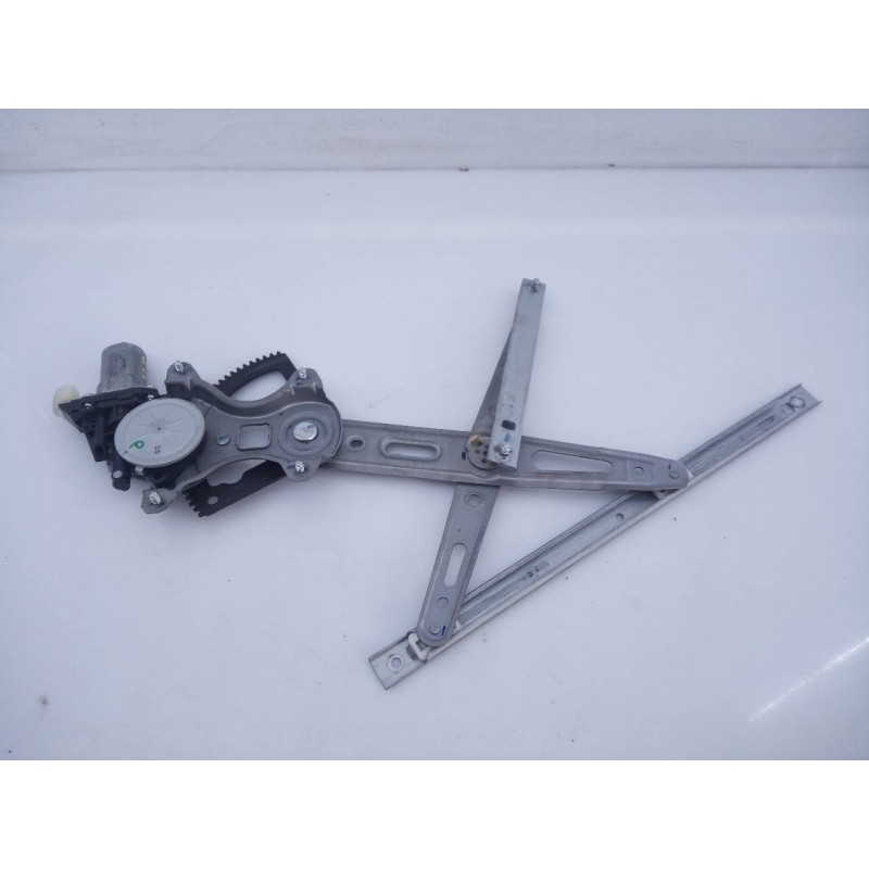 Recambio de elevalunas delantero derecho para hyundai i20 city s referencia OEM IAM 988201J100 2621004670 E2-B5-55-1