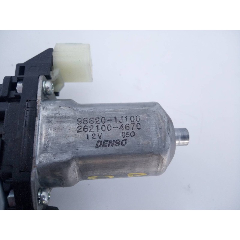 Recambio de elevalunas delantero derecho para hyundai i20 city s referencia OEM IAM 988201J100 2621004670 E2-B5-55-1