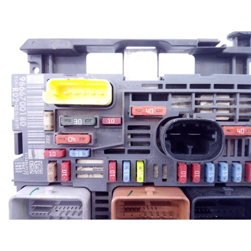 Recambio de caja reles / fusibles para citroën c4 grand picasso monospace referencia OEM IAM 9666700180  E3-B2-31-2