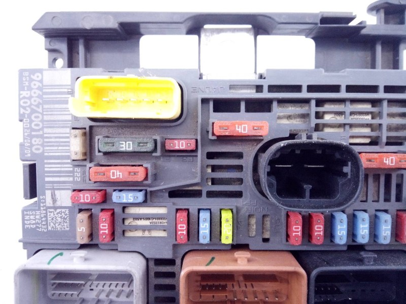 Recambio de caja reles / fusibles para citroën c4 grand picasso monospace referencia OEM IAM 9666700180  E3-B2-31-2