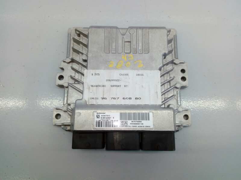 Recambio de centralita motor uce para citroën c4 lim. sport referencia OEM IAM 9676760880 9666681180 E3-B2-25-2