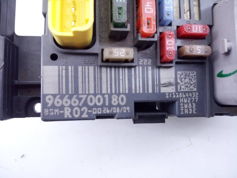 Recambio de caja reles / fusibles para citroën c4 grand picasso monospace referencia OEM IAM 9666700180  E3-B2-31-2