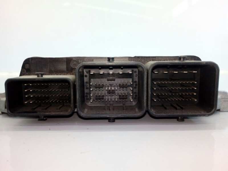 Recambio de centralita motor uce para citroën c4 lim. sport referencia OEM IAM 9676760880 9666681180 E3-B2-25-2