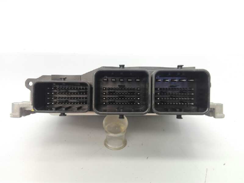 Recambio de centralita motor uce para citroën c4 lim. exclusive referencia OEM IAM 9677031180 0281017862 E3-B2-29-2