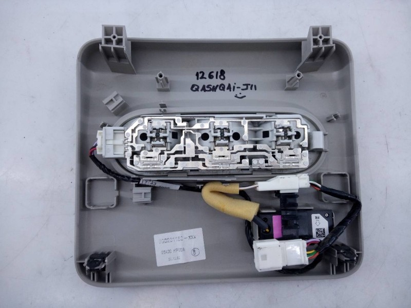 Recambio de luz interior para nissan qashqai (j11) acenta referencia OEM IAM 26430HP00A  E2-A4-54-2