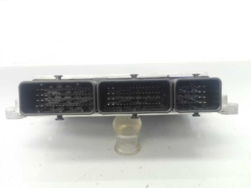 Recambio de centralita motor uce para dacia sandero laureate referencia OEM IAM 237109221R A2C1692220001 E2-A1-28-8