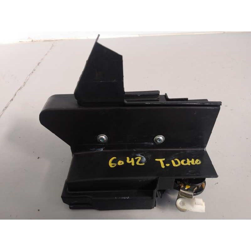 Recambio de cerradura puerta trasera derecha para dacia sandero laureate referencia OEM IAM 825022281R  E1-A1-16-1