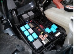 CAJA RELES / FUSIBLES 