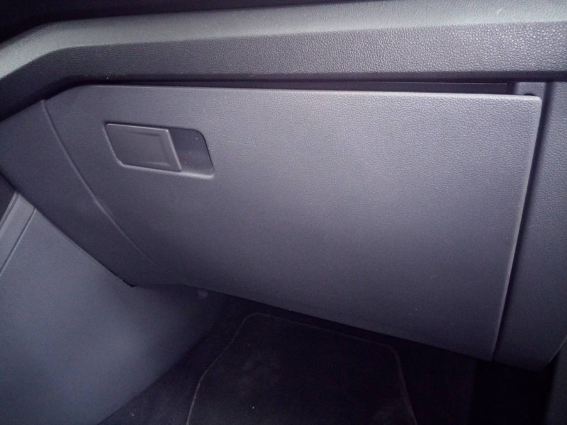 Recambio de guantera para volkswagen t-cross basis referencia OEM IAM   