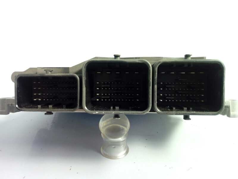 Recambio de centralita motor uce para citroën c4 lim. exclusive referencia OEM IAM 9807885980 0281030546 E3-B2-24-2