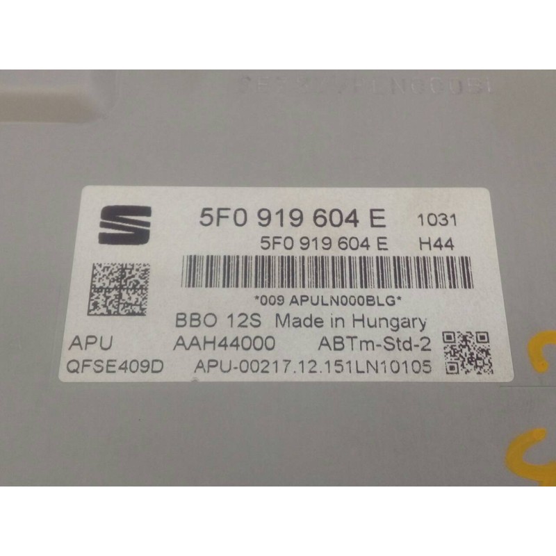 Recambio de sistema audio / radio cd para seat leon (5f1) reference referencia OEM IAM 5F0919604E  E2-A1-39-7