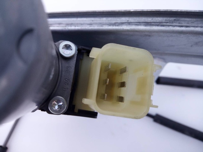 Recambio de elevalunas delantero izquierdo para ford kuga (cbs) titanium referencia OEM IAM 0130822732  E2-B3-44-1