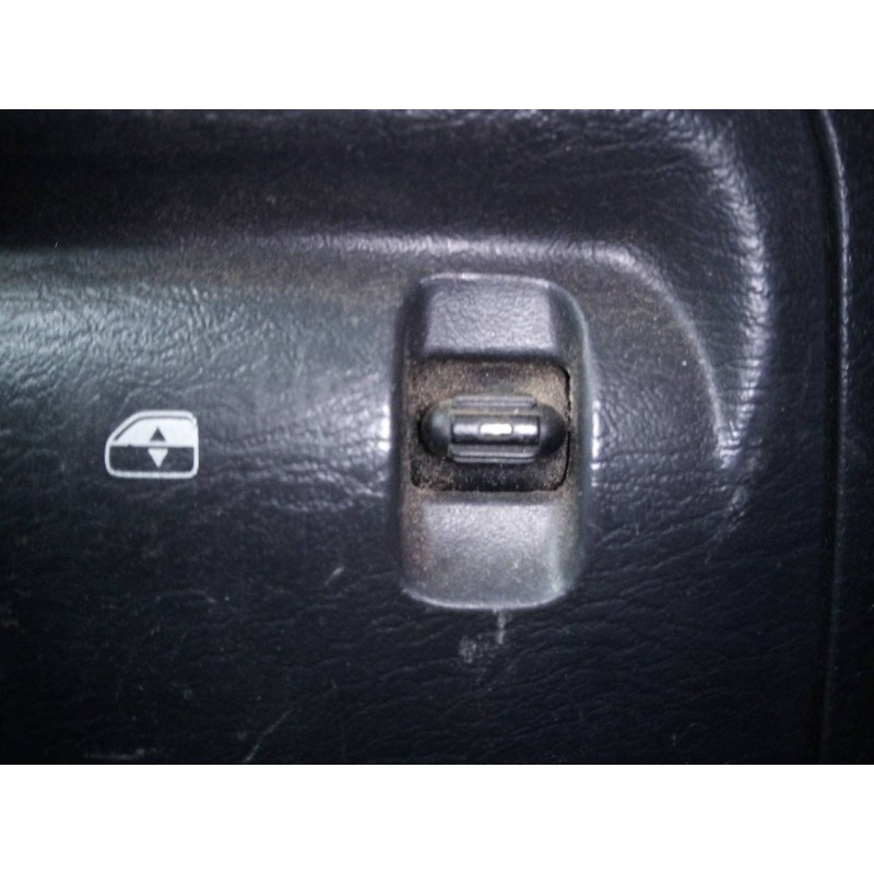 Recambio de mando elevalunas trasero derecho para chrysler jeep cherokee (kj) 2.5 crd sport referencia OEM IAM   