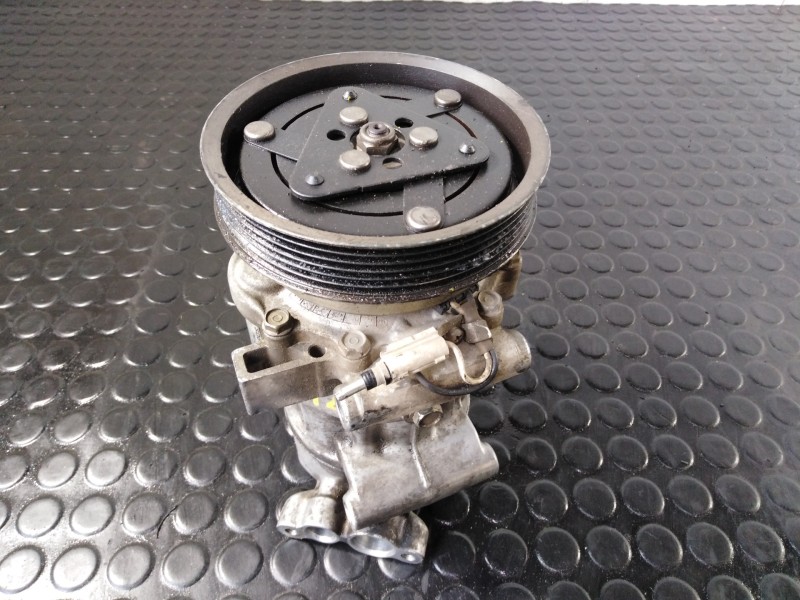 Recambio de compresor aire acondicionado para renault kangoo (f/kc0) alize referencia OEM IAM 8200716562 SD6V12 P3-A1-33-2
