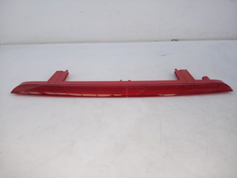 Recambio de luz central de freno para audi q7 4mg 45 tdi quattro s line referencia OEM IAM 4M0945097  E1-B6-47-1