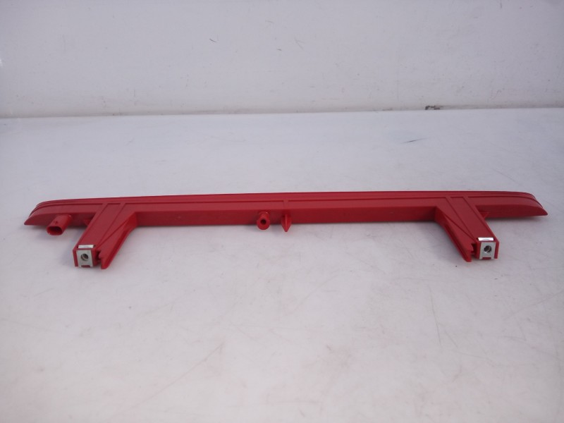 Recambio de luz central de freno para audi q7 4mg 45 tdi quattro s line referencia OEM IAM 4M0945097  E1-B6-47-1