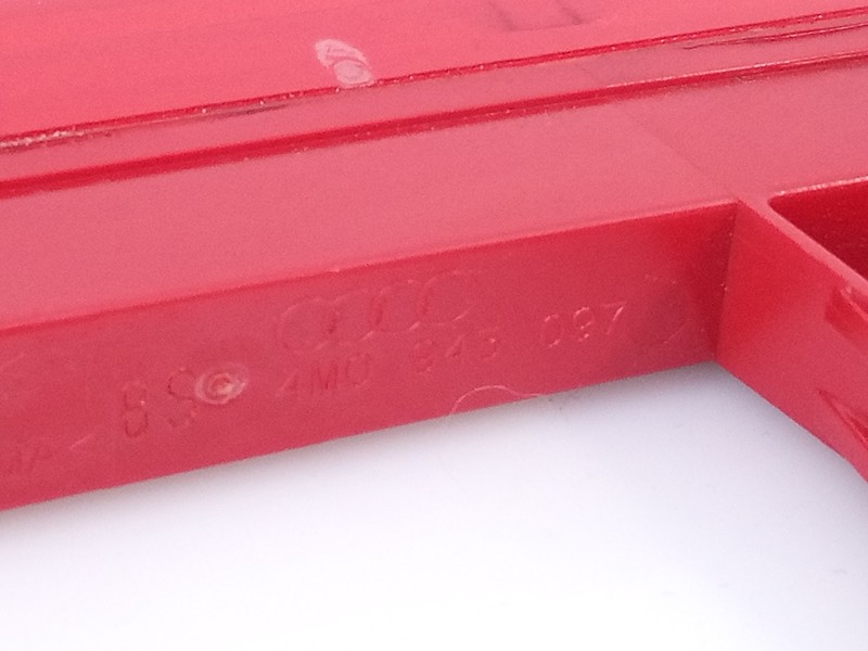 Recambio de luz central de freno para audi q7 4mg 45 tdi quattro s line referencia OEM IAM 4M0945097  E1-B6-47-1