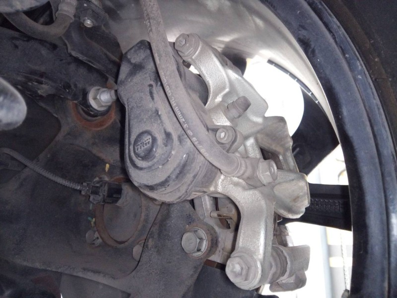 Recambio de pinza freno trasera derecha para toyota c-hr hybrid active referencia OEM IAM A006B119B  