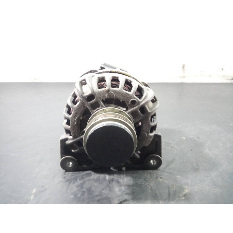 Recambio de alternador para dacia sandero ambiance referencia OEM IAM 231008386R  P3-B6-9-2
