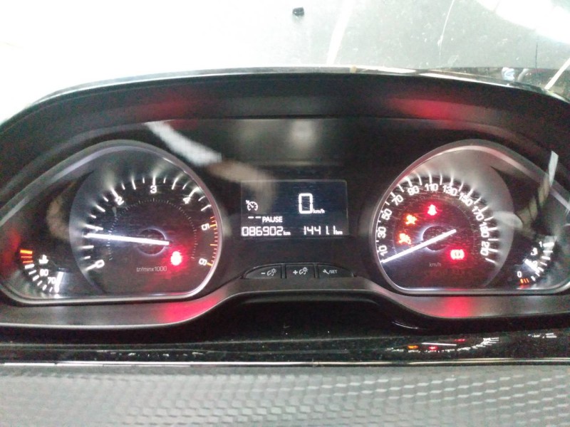 Recambio de cuadro instrumentos para peugeot 208 active referencia OEM IAM 9813848980  E3-B2-27-4
