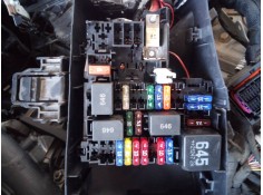 CAJA RELES / FUSIBLES 