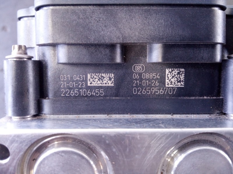 Recambio de abs para renault zoe bose referencia OEM IAM 476602879R  P3-B8-17-1