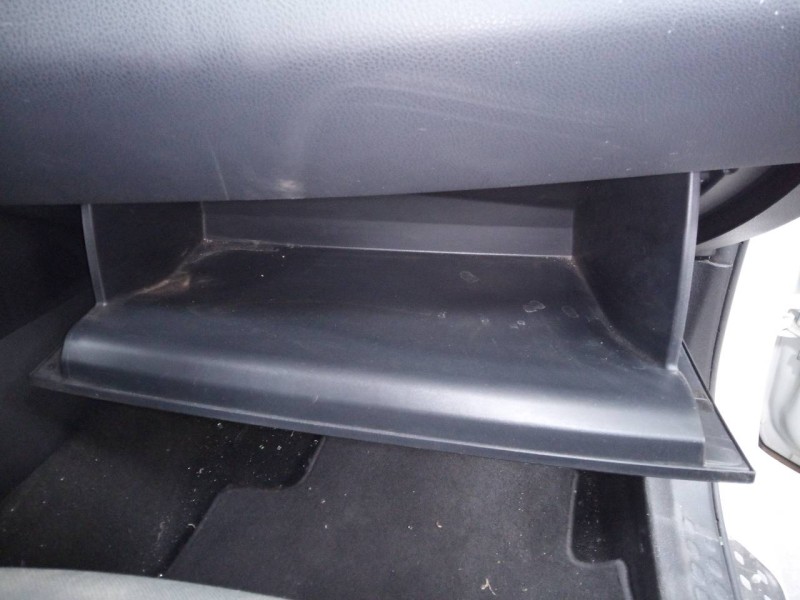 Recambio de guantera para toyota c-hr hybrid active referencia OEM IAM   