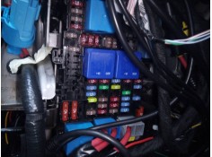 CAJA RELES / FUSIBLES 