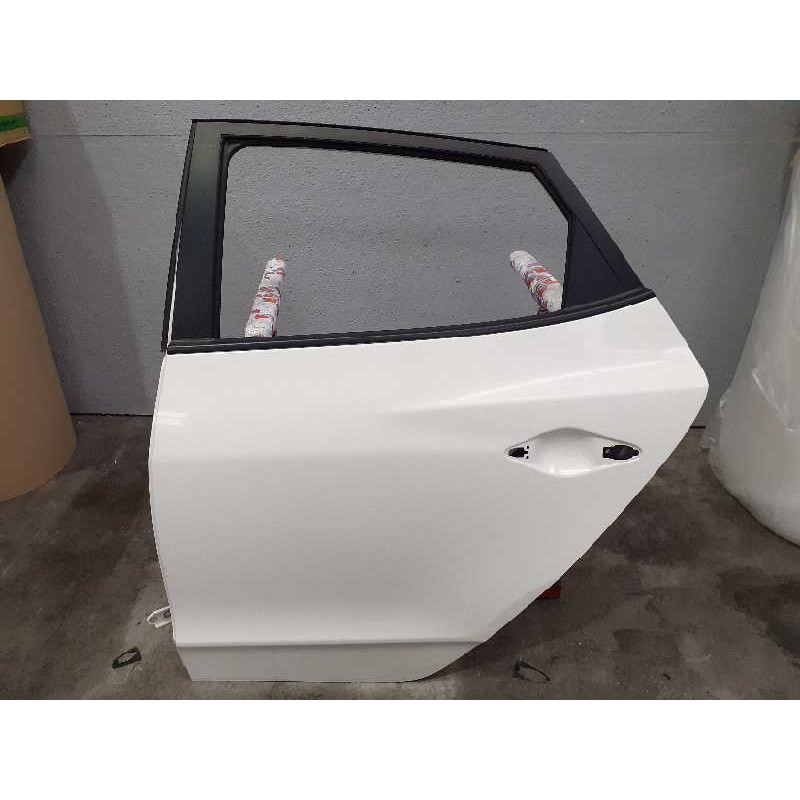 Recambio de puerta trasera izquierda para hyundai ix35 style awd referencia OEM IAM   E5-B3-4