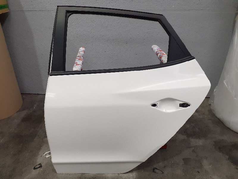 Recambio de puerta trasera izquierda para hyundai ix35 style awd referencia OEM IAM   E5-B3-4