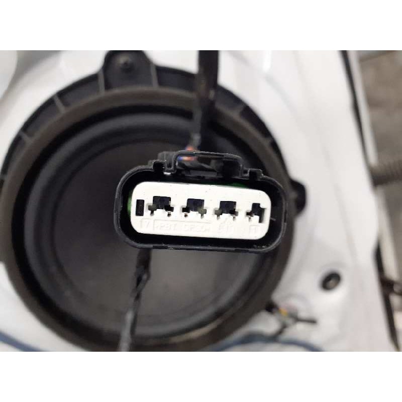 Recambio de puerta trasera izquierda para hyundai ix35 style awd referencia OEM IAM   E5-B3-4