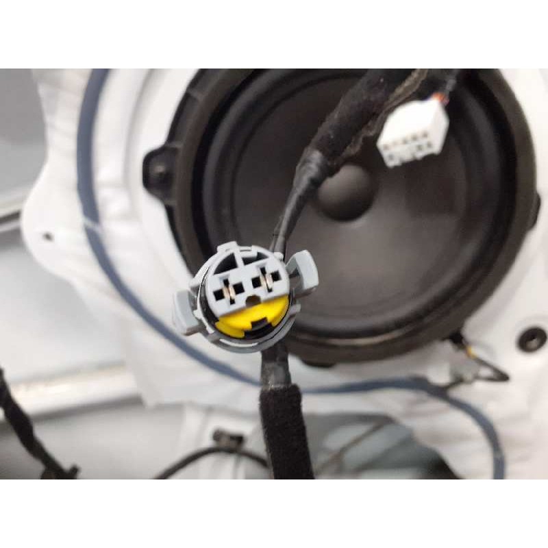 Recambio de puerta trasera izquierda para hyundai ix35 style awd referencia OEM IAM   E5-B3-4