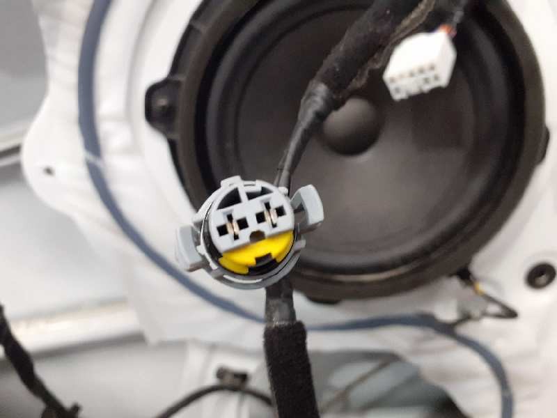 Recambio de puerta trasera izquierda para hyundai ix35 style awd referencia OEM IAM   E5-B3-4