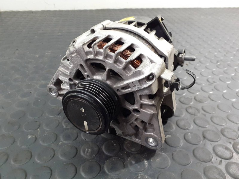 Recambio de alternador para kia cee´d drive referencia OEM IAM 373002A850 2611067 P3-A5-3-1