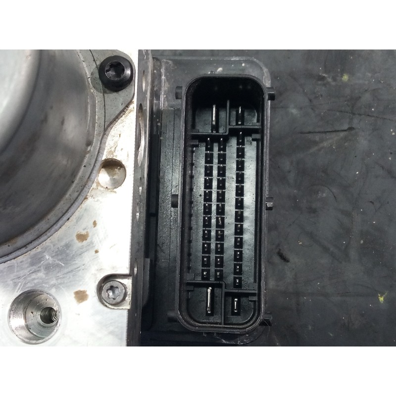 Recambio de abs para ssangyong tivoli limited 4x2 referencia OEM IAM 489235800  P3-A8-15-2