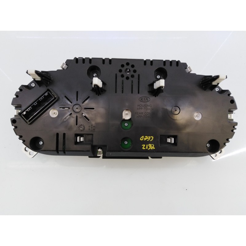 Recambio de cuadro instrumentos para kia cee´d drive referencia OEM IAM 94003A2332  E3-A3-40-2