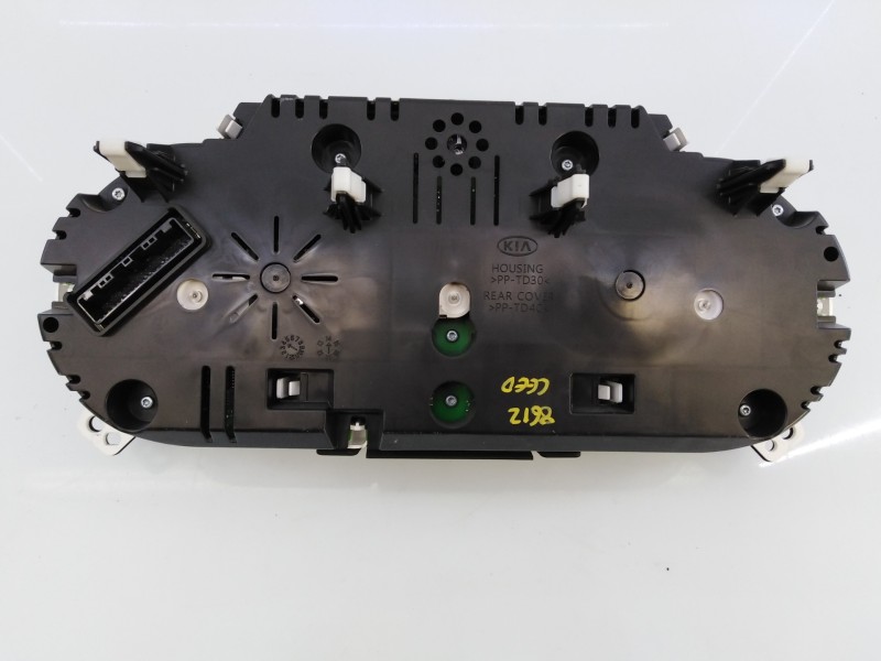 Recambio de cuadro instrumentos para kia cee´d drive referencia OEM IAM 94003A2332  E3-A3-40-2