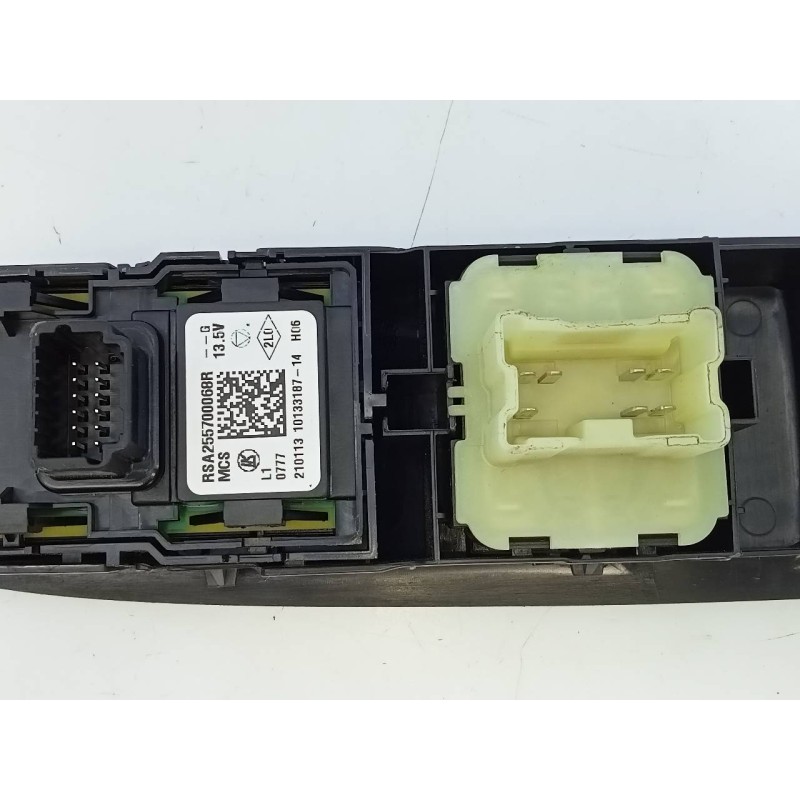 Recambio de mando elevalunas delantero izquierdo para renault zoe bose referencia OEM IAM 255700068R  E2-A1-39-1