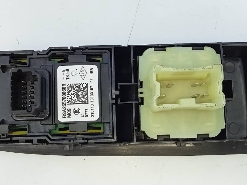Recambio de mando elevalunas delantero izquierdo para renault zoe bose referencia OEM IAM 255700068R  E2-A1-39-1
