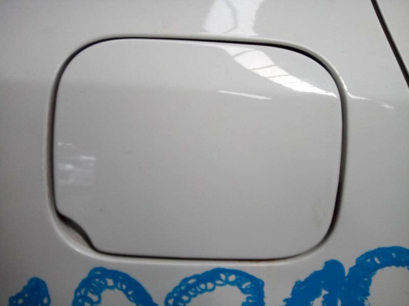 Recambio de tapa exterior combustible para dacia sandero ambiance referencia OEM IAM   