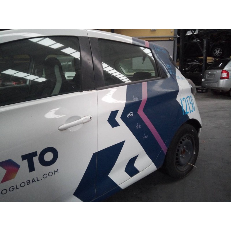 Recambio de puerta trasera izquierda para renault zoe bose referencia OEM IAM   