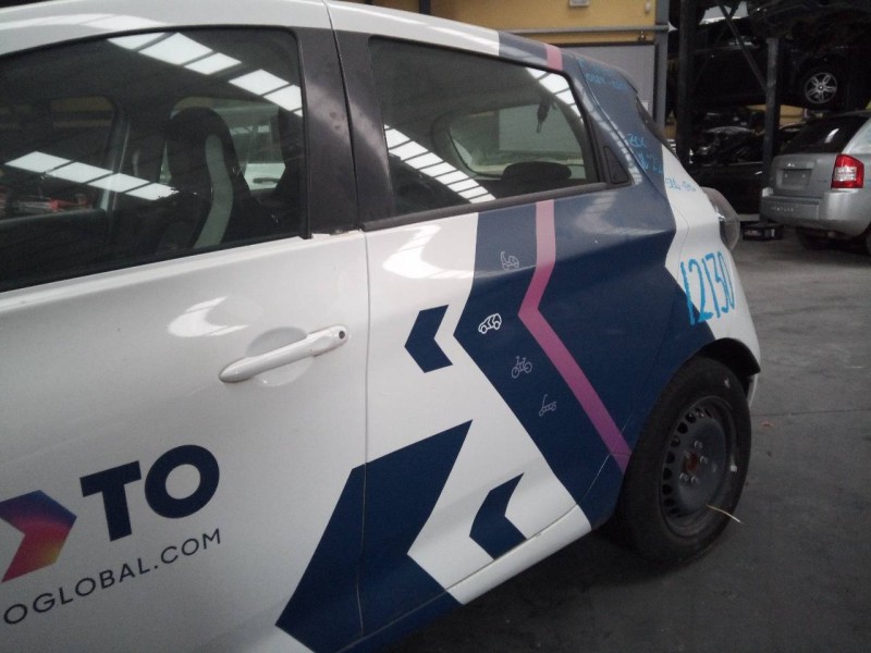 Recambio de puerta trasera izquierda para renault zoe bose referencia OEM IAM   