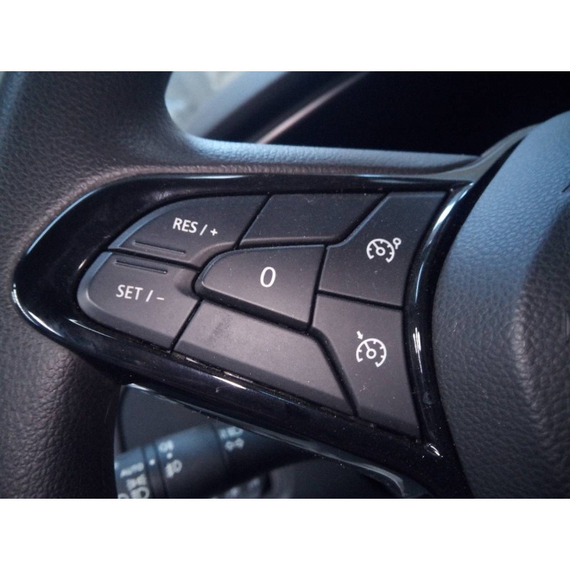 Recambio de volante para renault zoe bose referencia OEM IAM   