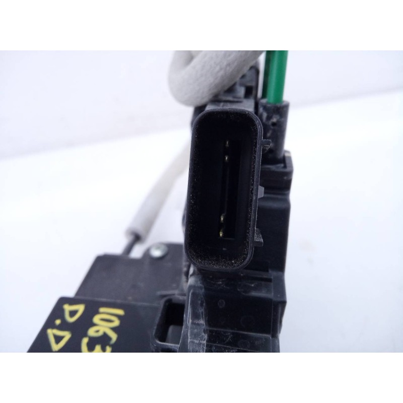 Recambio de cerradura puerta delantera derecha para ssangyong tivoli limited 4x2 referencia OEM IAM 7122035000  E1-A3-44-1