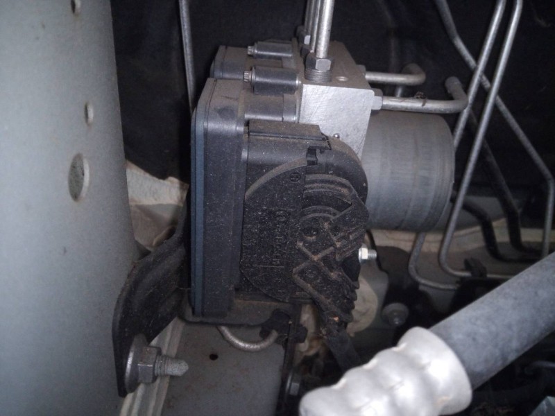 Recambio de abs para renault zoe bose referencia OEM IAM 476602879R 21012750045 