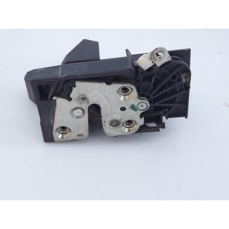 Recambio de cerradura puerta trasera derecha para dacia sandero stepway referencia OEM IAM 825022281R  E1-A1-48-2
