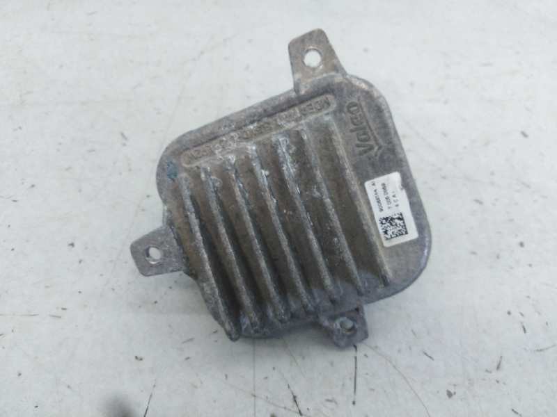 Recambio de centralita faros xenon para bmw serie x1 (f48) sdrive18d referencia OEM IAM B9519A  E3-A2-38-3