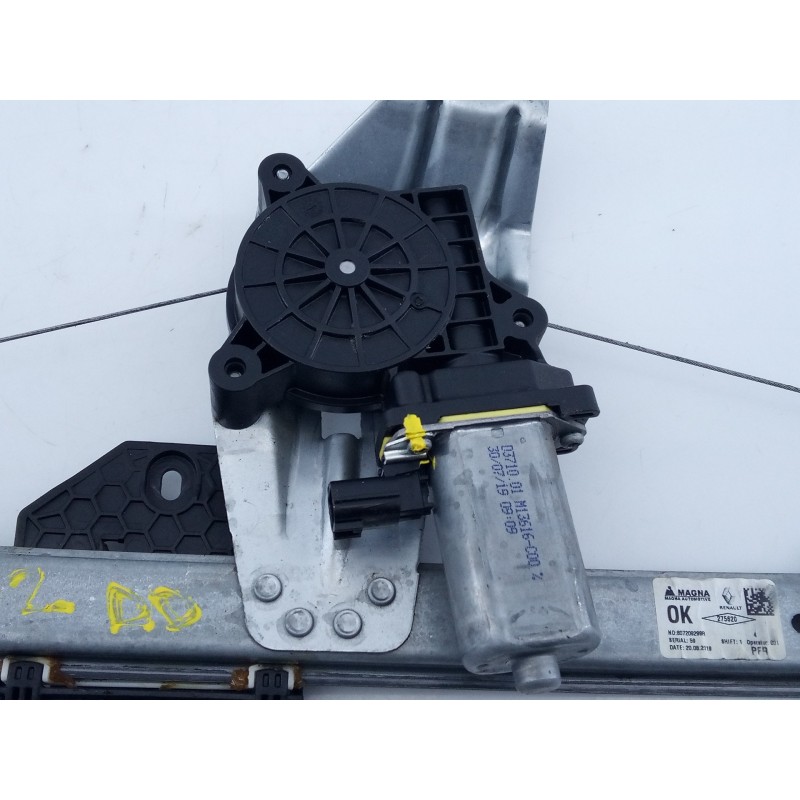 Recambio de elevalunas delantero derecho para dacia sandero stepway referencia OEM IAM 807209299R  E1-A1-48-2